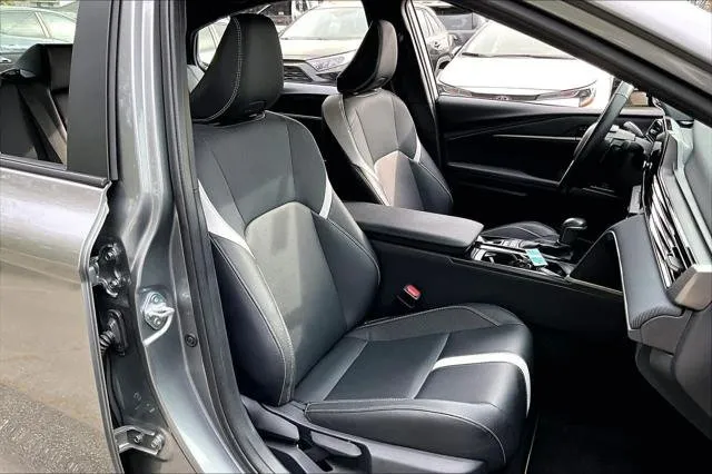 2025 Toyota CAMRY thumbnail 9