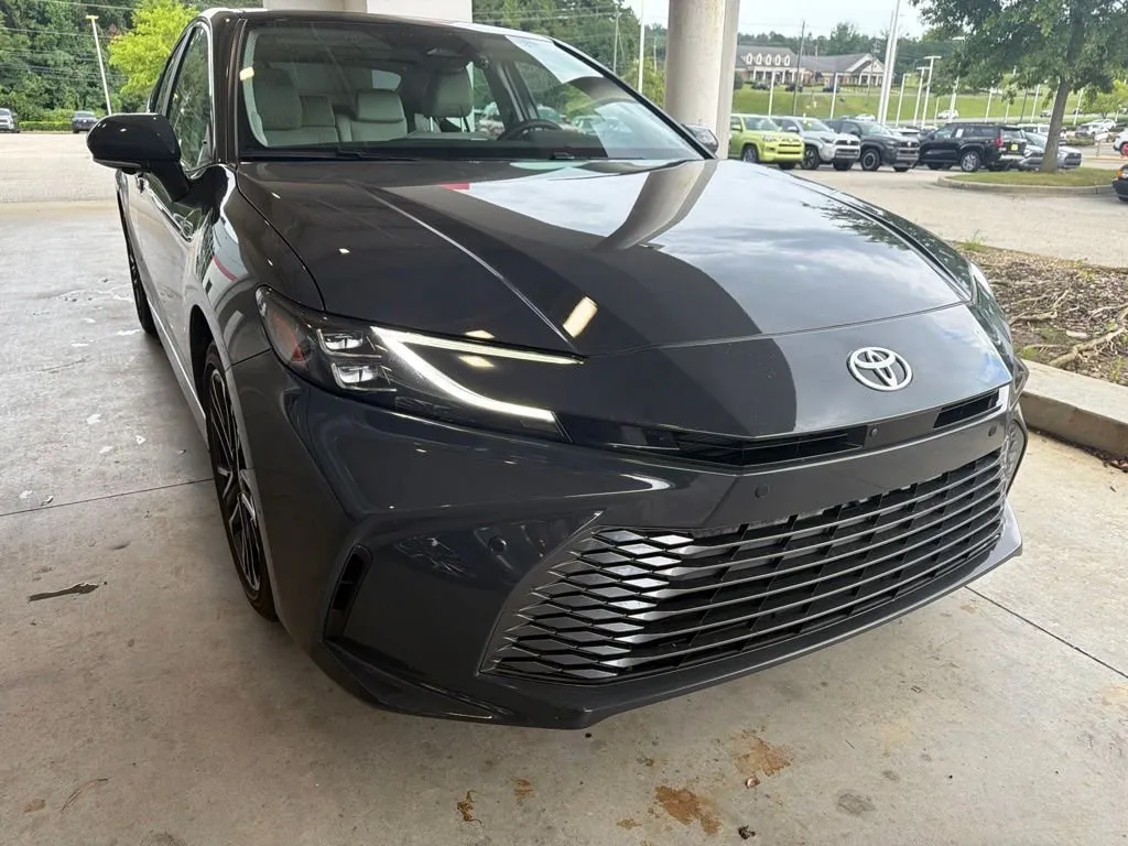 2025 Toyota Camry thumbnail 4