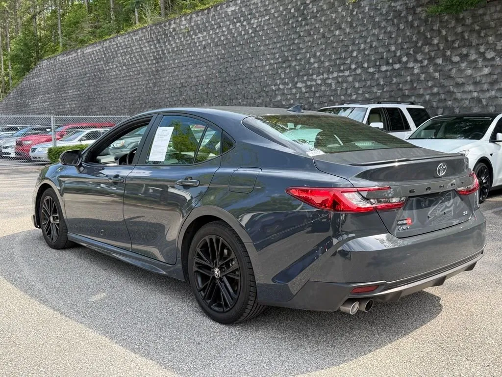 2025 Toyota Camry thumbnail 2