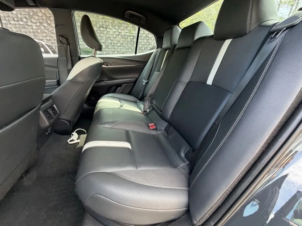 2025 Toyota Camry thumbnail 6
