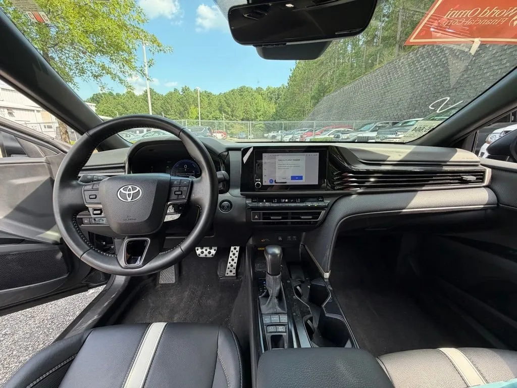 2025 Toyota Camry thumbnail 8