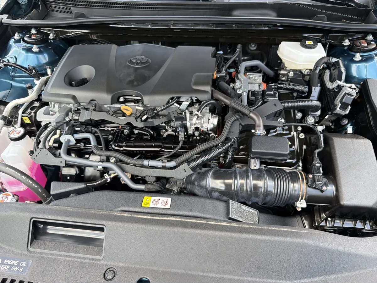 2025 Toyota Camry LE thumbnail 22
