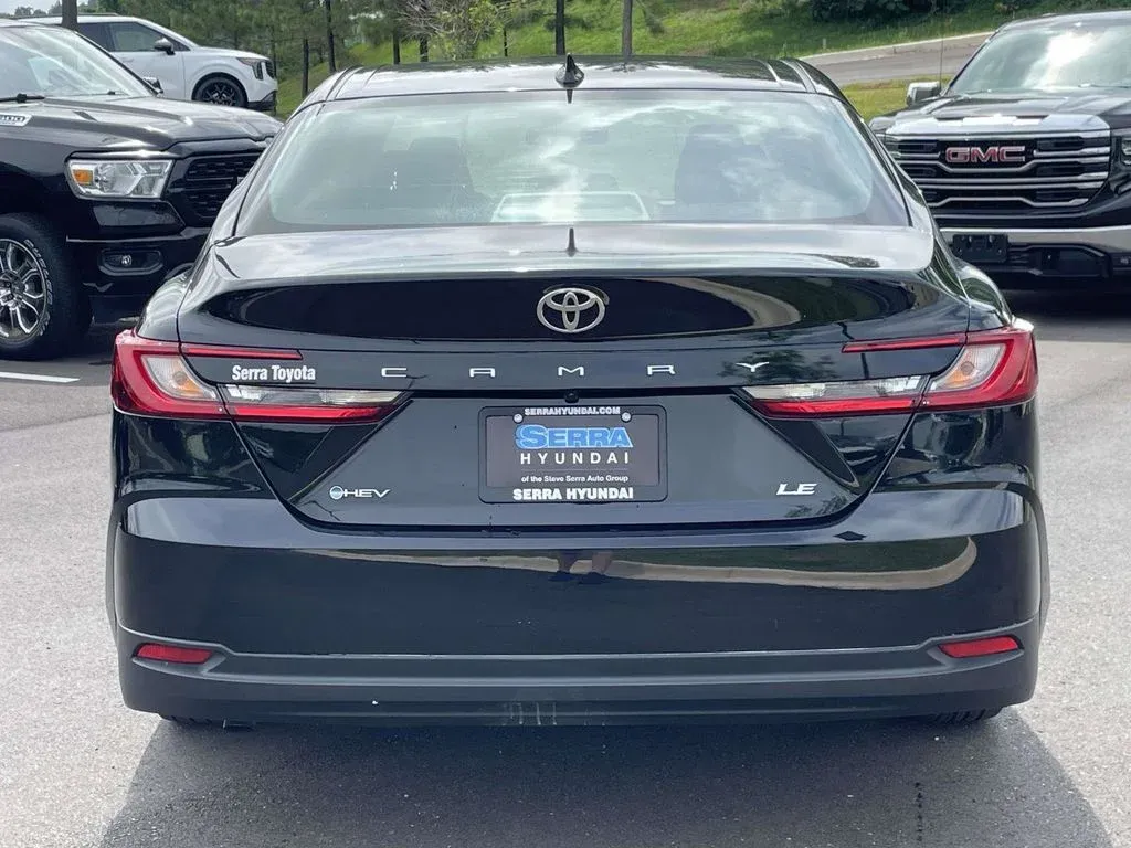 2025 Toyota Camry LE thumbnail 4