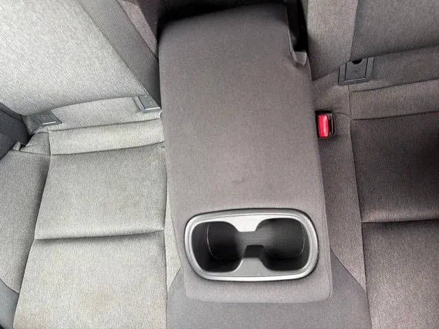 2025 Toyota Camry LE thumbnail 20