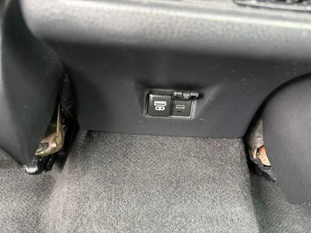 2025 Toyota Camry LE thumbnail 23