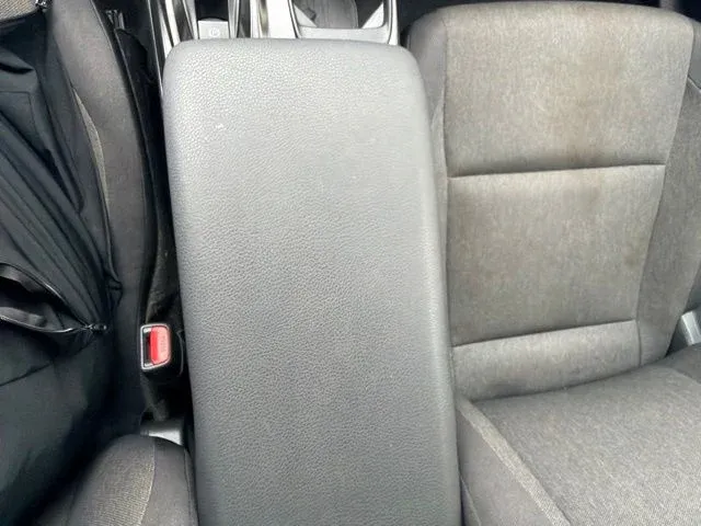 2025 Toyota Camry LE thumbnail 38