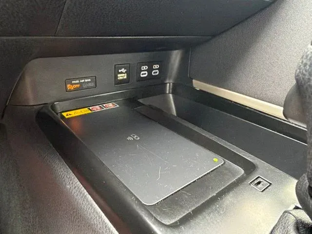 2025 Toyota Camry LE thumbnail 42