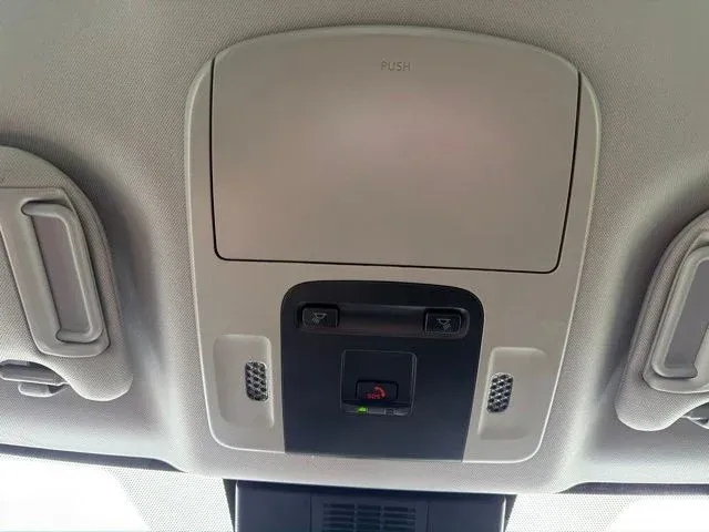 2025 Toyota Camry LE thumbnail 45