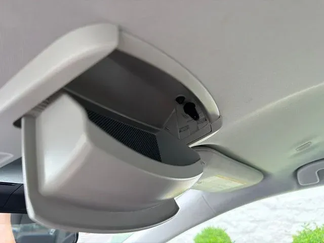2025 Toyota Camry LE thumbnail 46