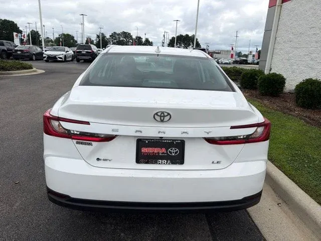 2025 Toyota Camry LE thumbnail 8