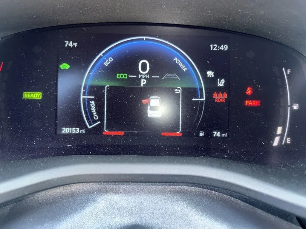 2025 Toyota Camry LE thumbnail 8