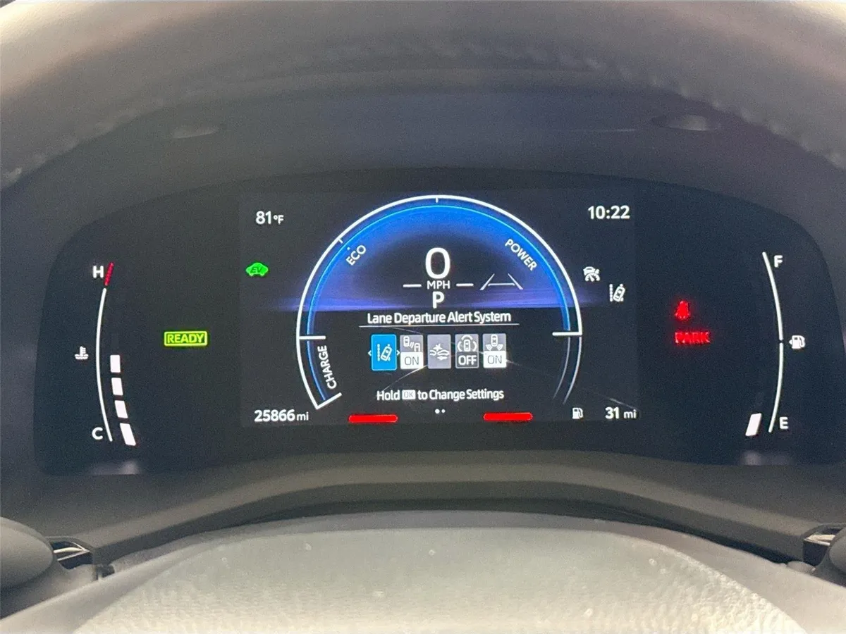 2025 Toyota Camry LE thumbnail 20