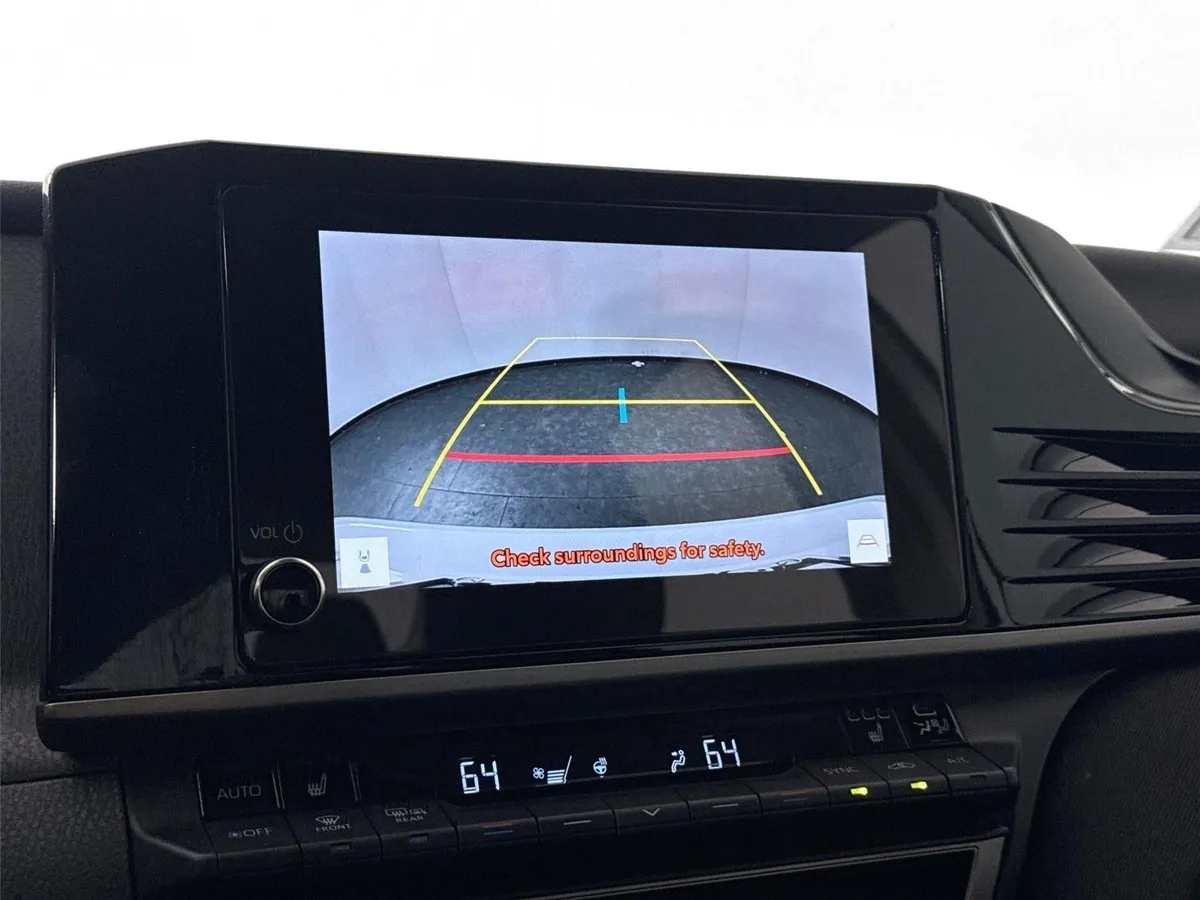 2025 Toyota Camry LE thumbnail 23