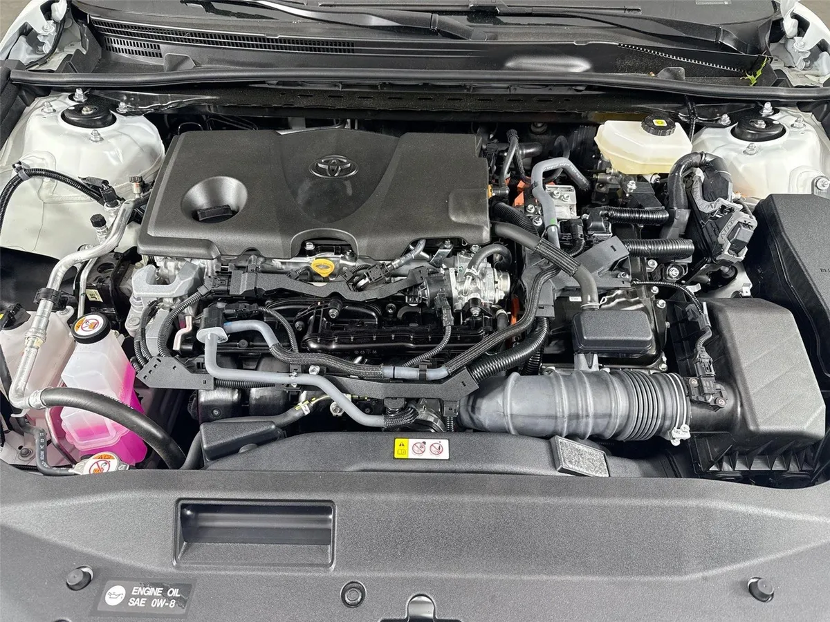 2025 Toyota Camry LE thumbnail 43