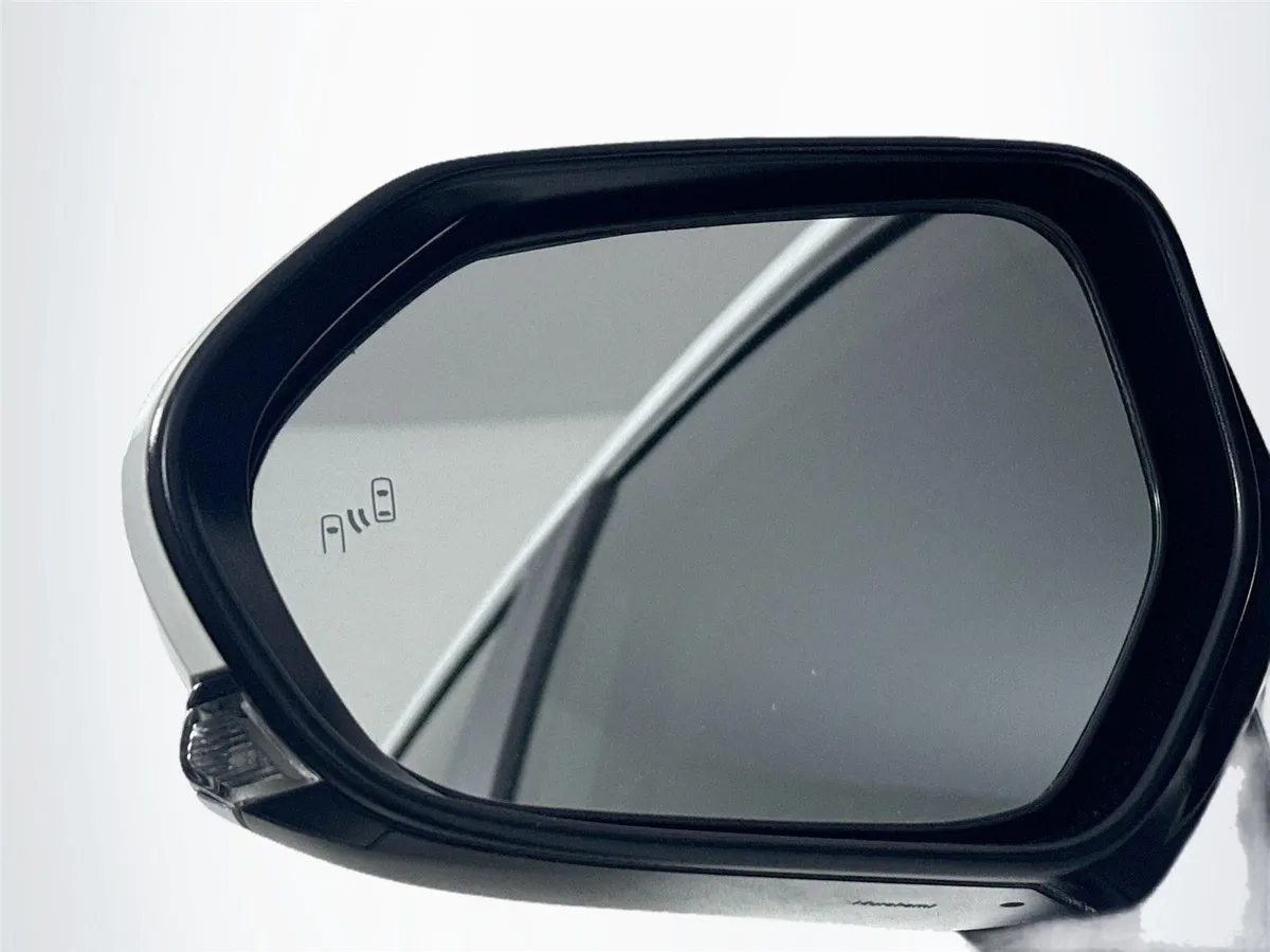 2025 Toyota Camry LE thumbnail 5