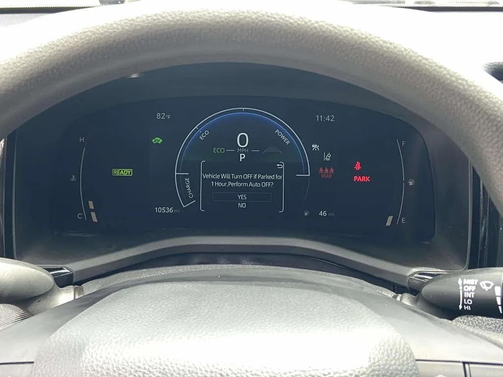 2025 Toyota Camry LE thumbnail 35
