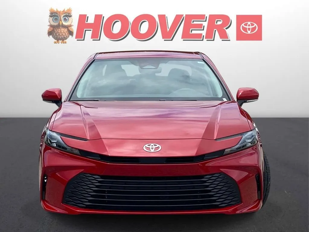2025 Toyota Camry LE thumbnail 6