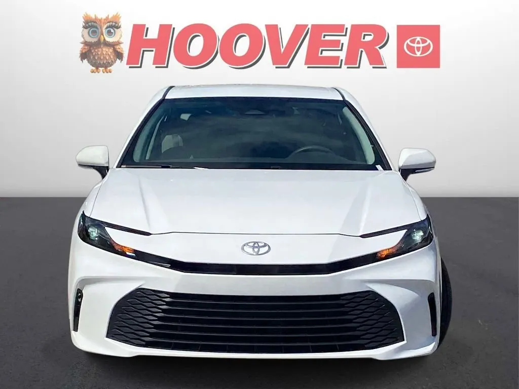 2025 Toyota Camry LE thumbnail 5