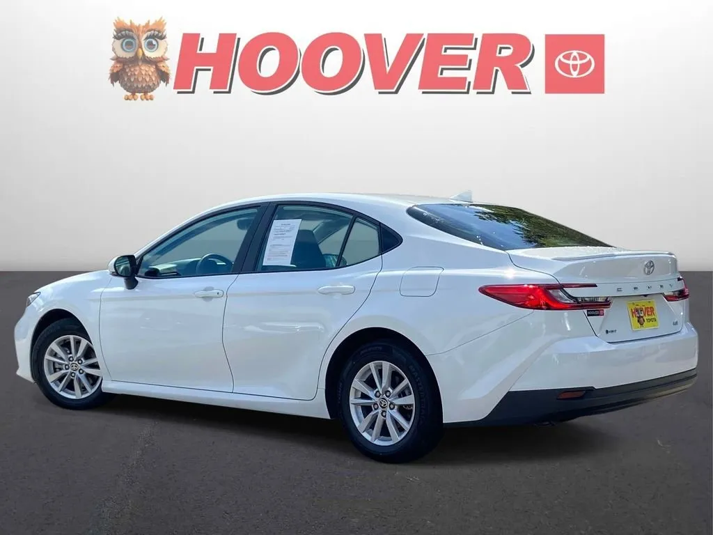 2025 Toyota Camry LE thumbnail 6
