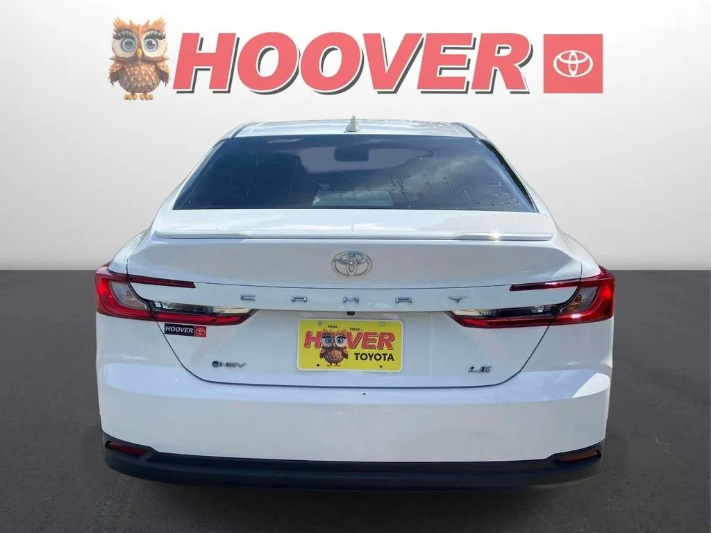 2025 Toyota Camry LE thumbnail 9