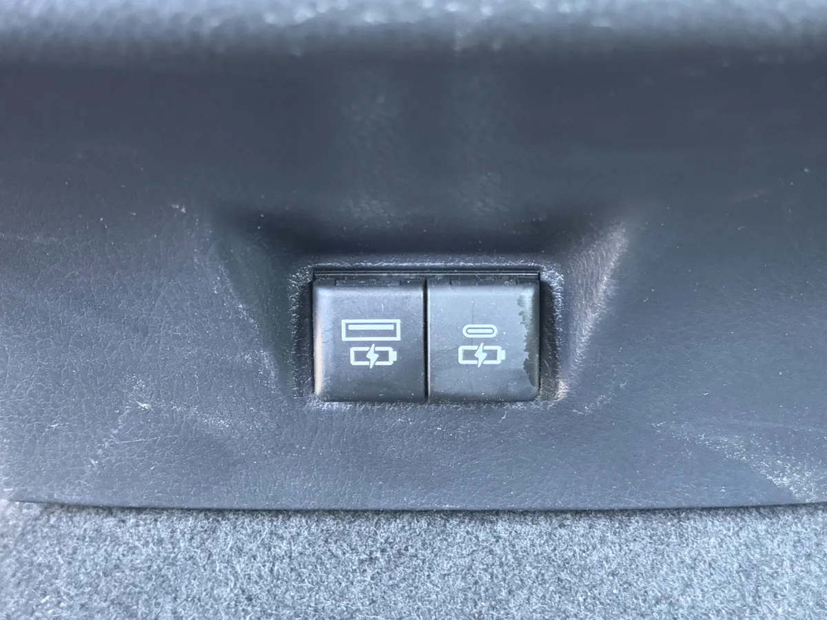 2025 Toyota Camry LE thumbnail 20