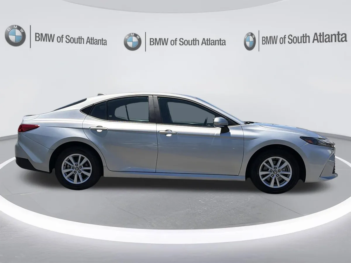 2025 Toyota Camry LE thumbnail 29