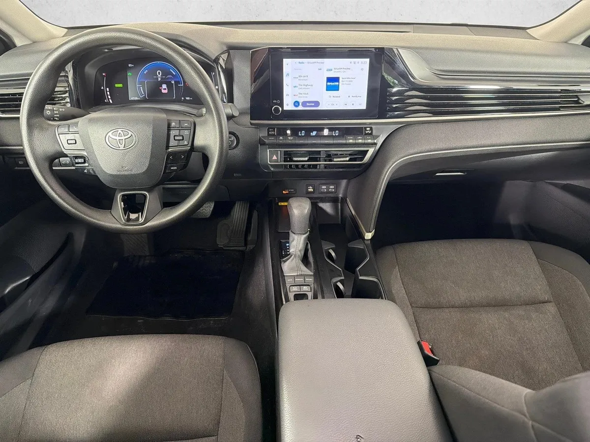 2025 Toyota Camry LE thumbnail 22