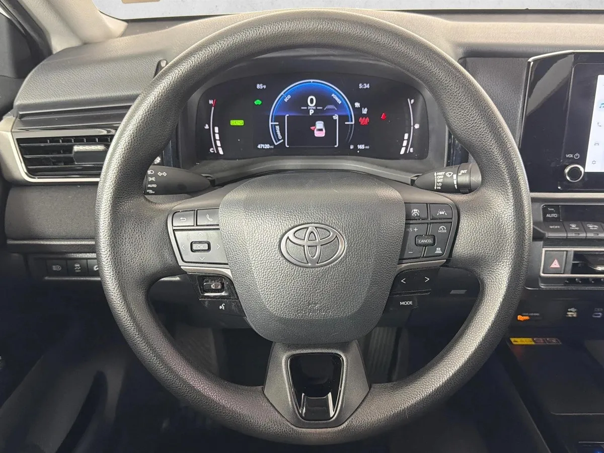 2025 Toyota Camry LE thumbnail 23