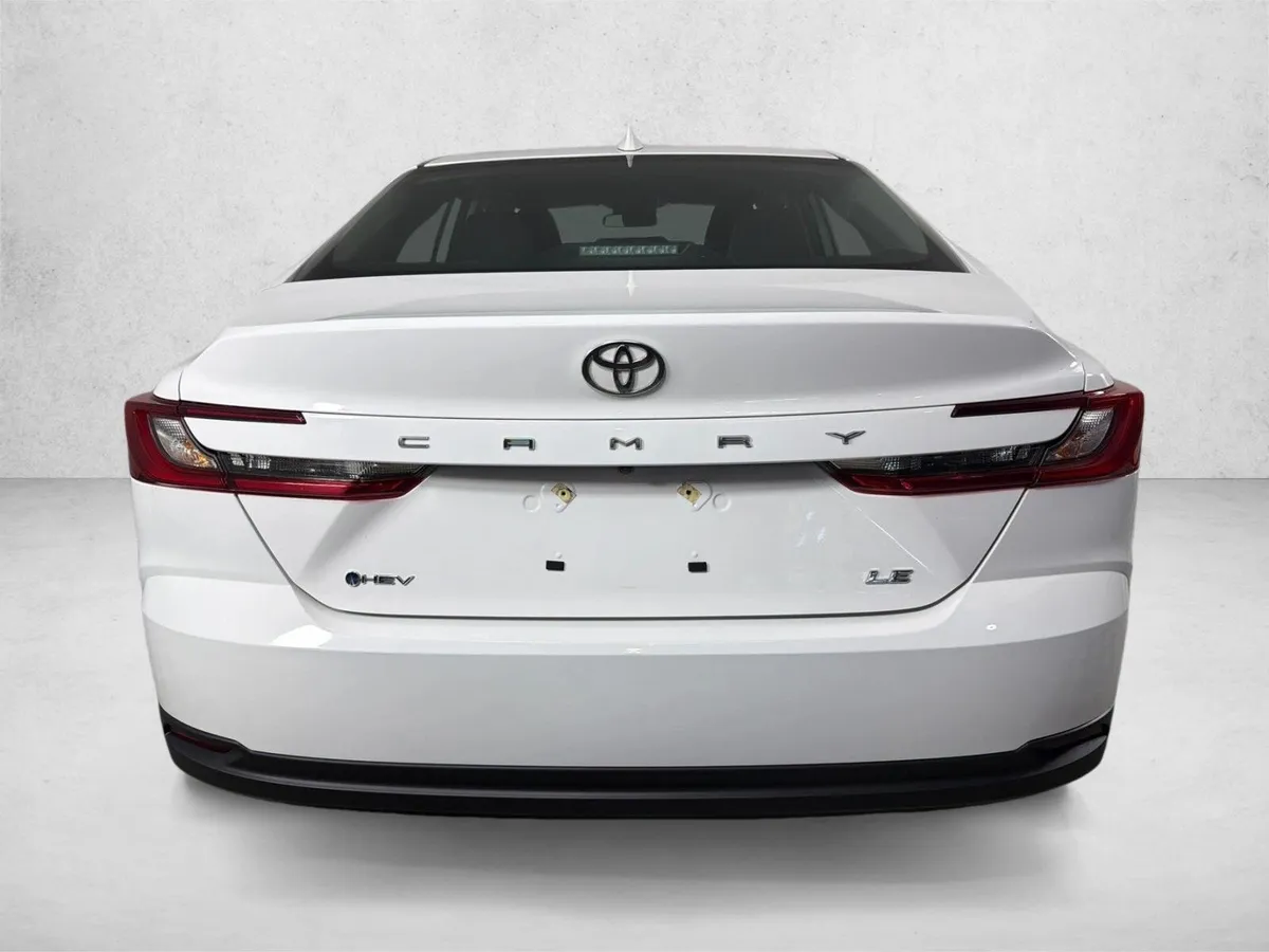 2025 Toyota Camry LE thumbnail 4