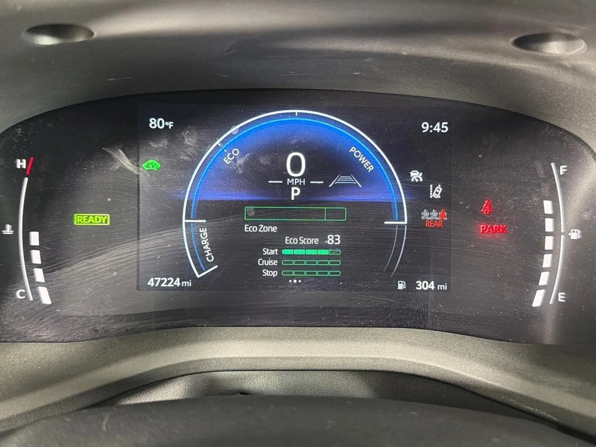 2025 Toyota Camry LE thumbnail 26