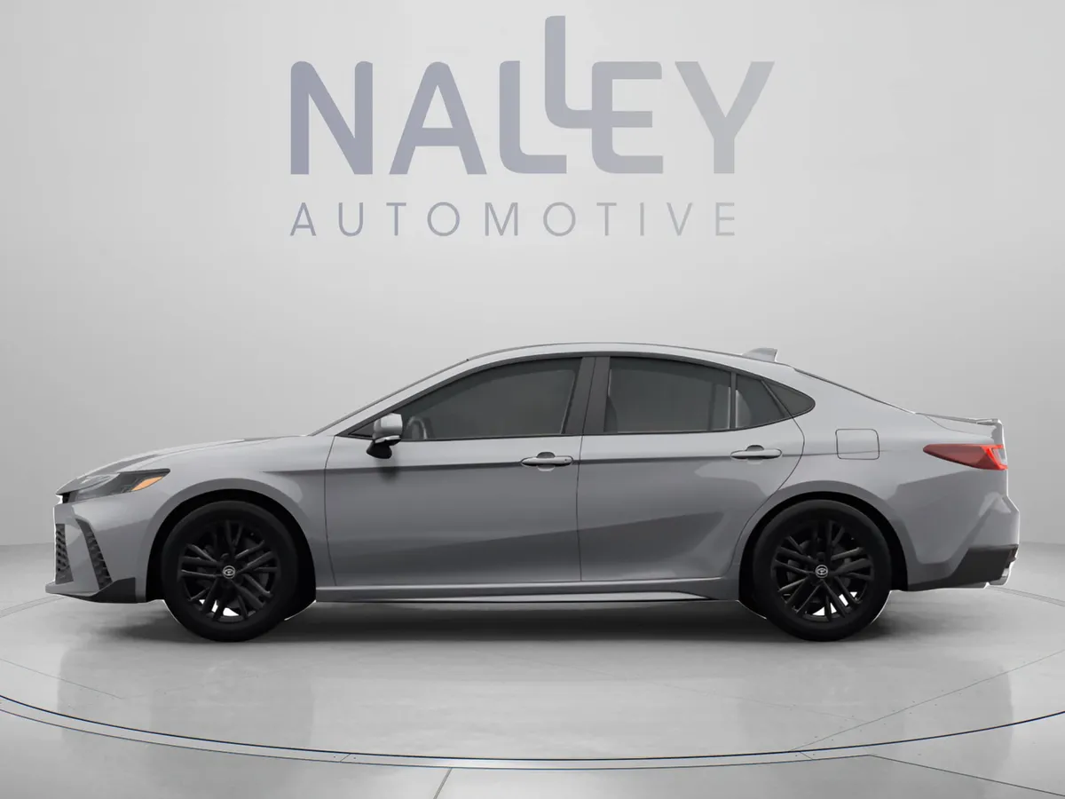 2025 Toyota Camry LE thumbnail 2