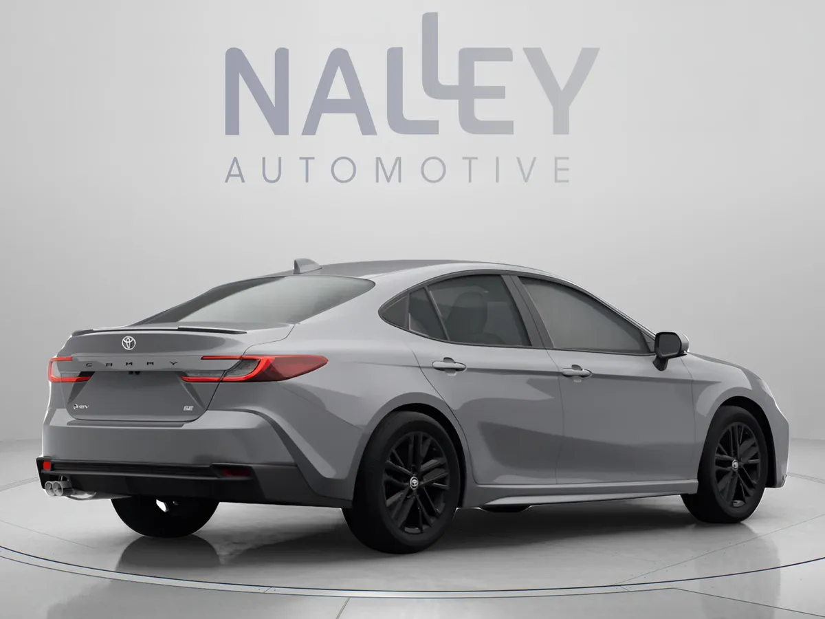 2025 Toyota Camry LE thumbnail 4