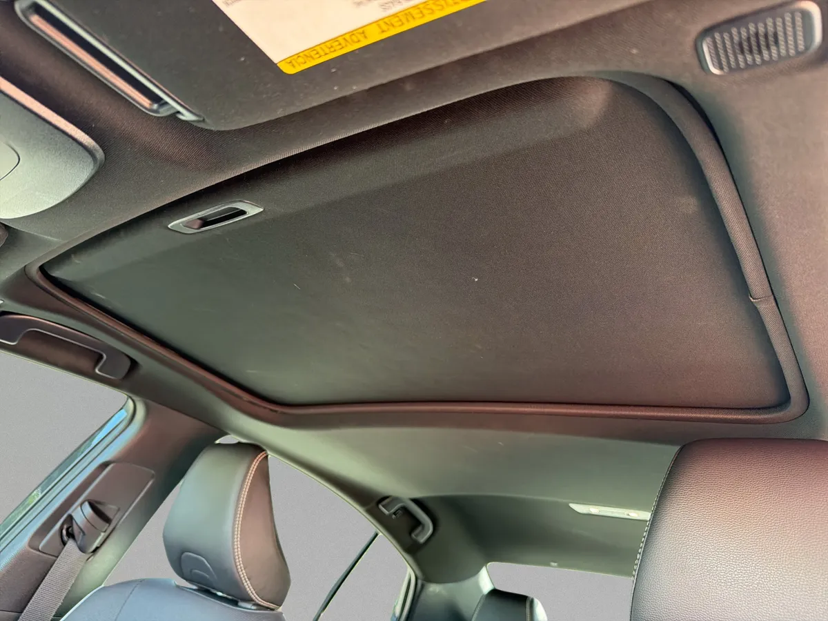 2025 Toyota Camry LE thumbnail 17