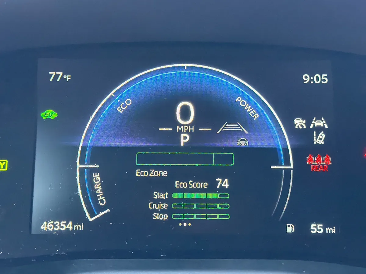 2025 Toyota Camry LE thumbnail 20