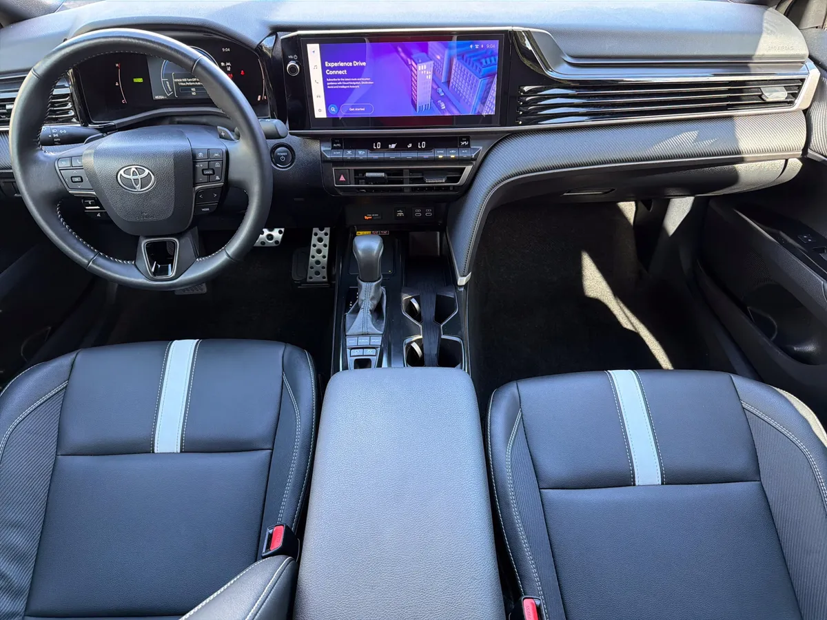 2025 Toyota Camry LE thumbnail 27