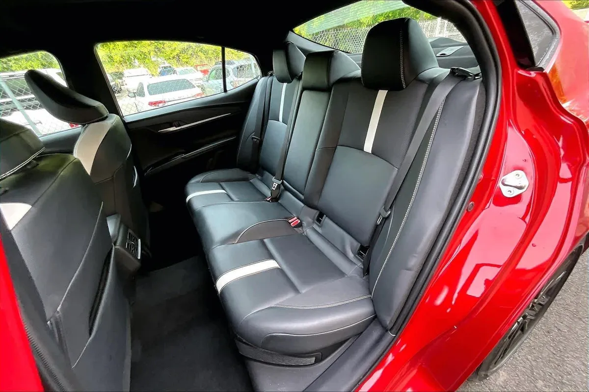 2025 Toyota Camry SE thumbnail 20
