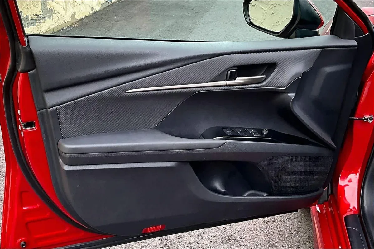 2025 Toyota Camry SE thumbnail 21