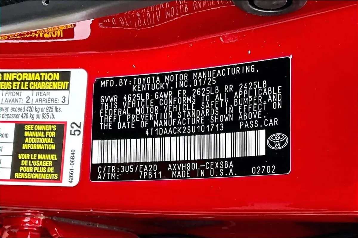 2025 Toyota Camry SE thumbnail 33