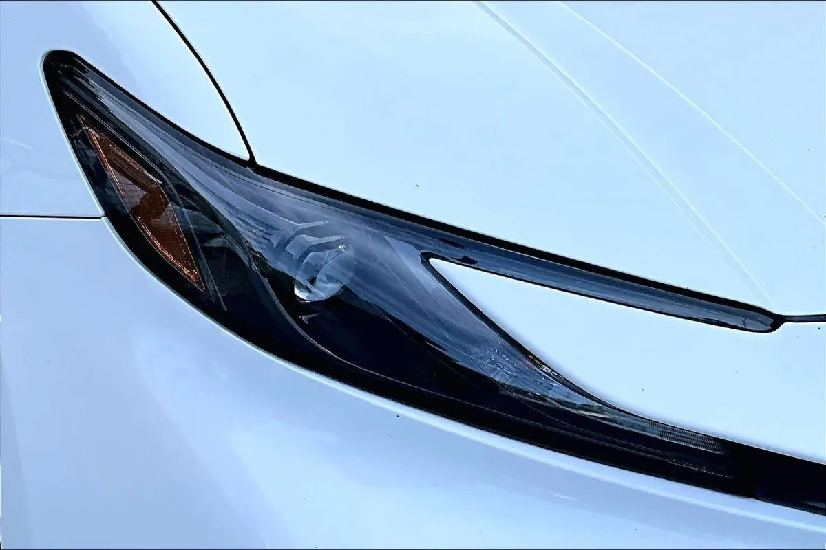 2025 Toyota Camry SE thumbnail 28