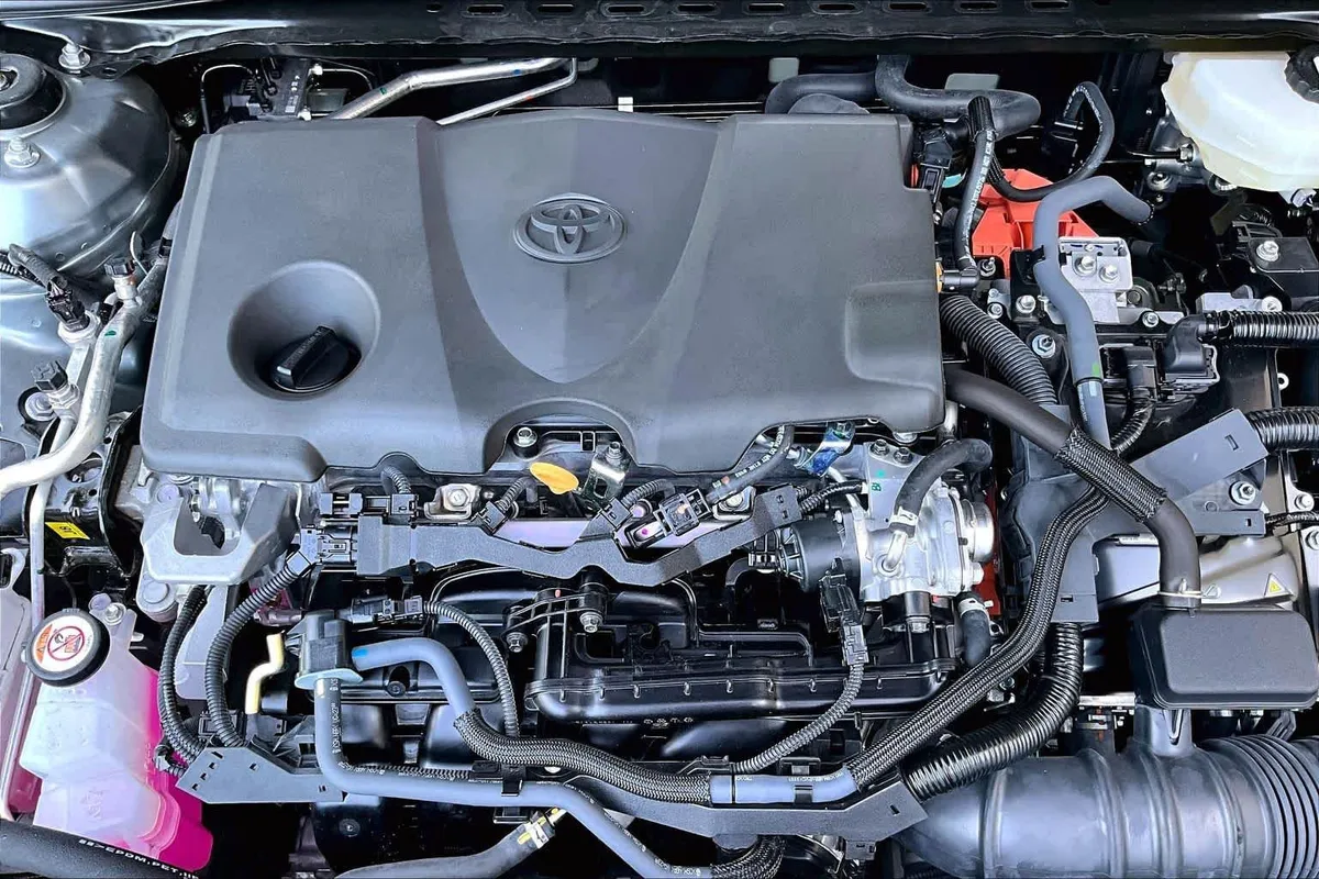2025 Toyota Camry SE thumbnail 33