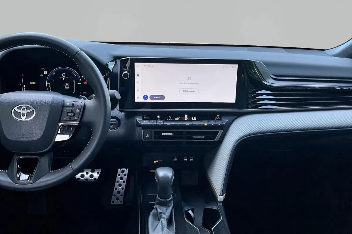 2025 Toyota Camry SE thumbnail 7