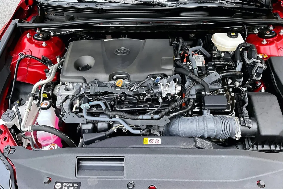 2025 Toyota Camry SE thumbnail 31