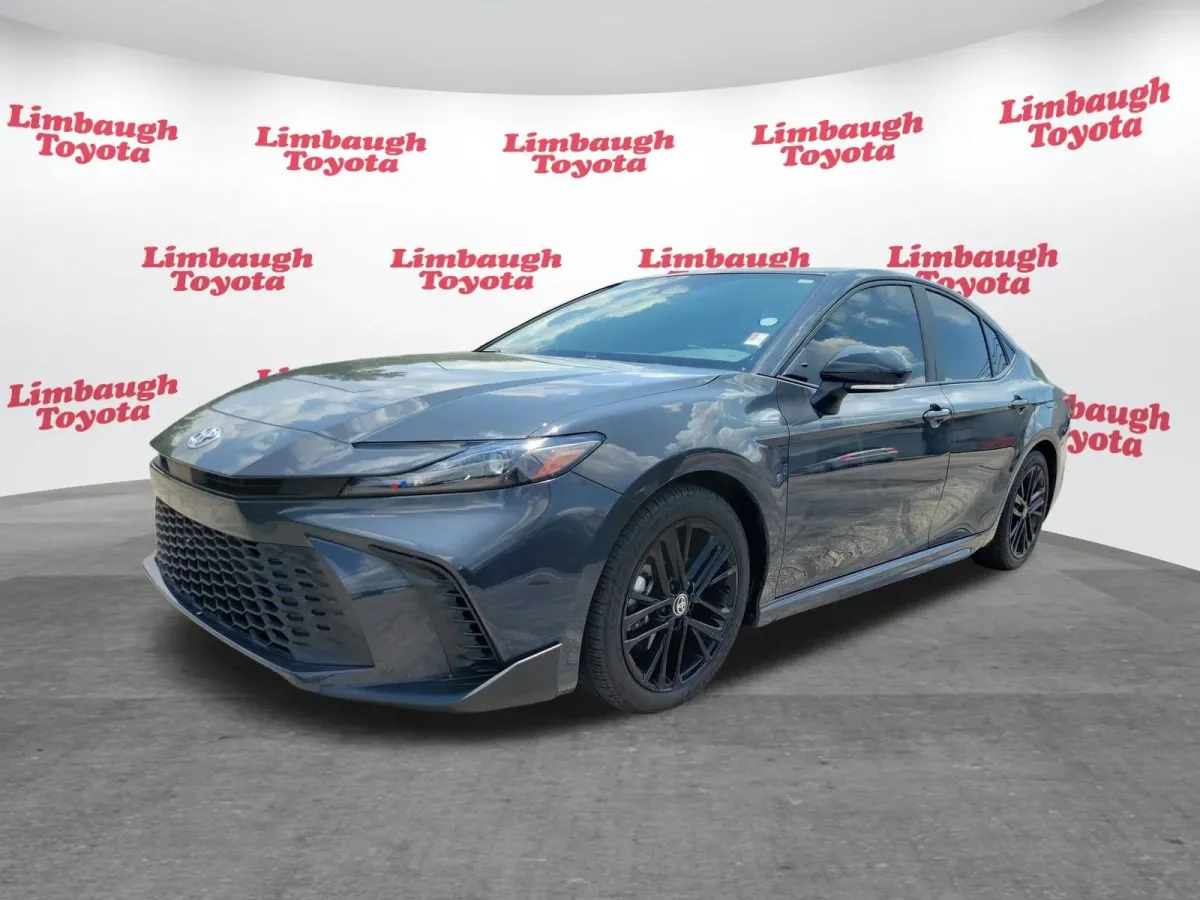2025 Toyota Camry SE thumbnail 20