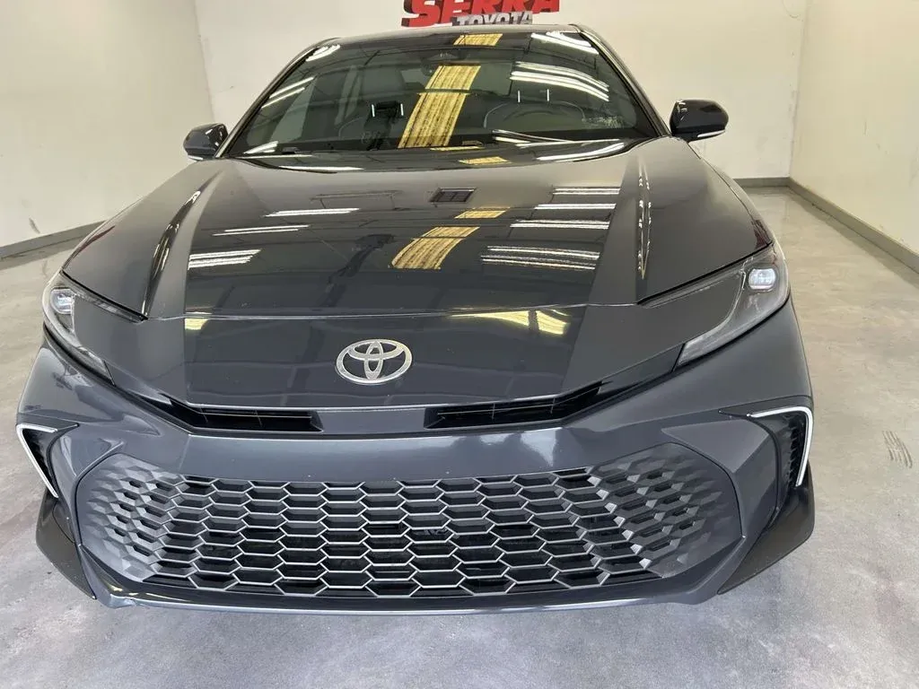 2025 Toyota Camry SE thumbnail 8