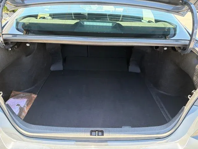 2025 Toyota Camry SE thumbnail 14