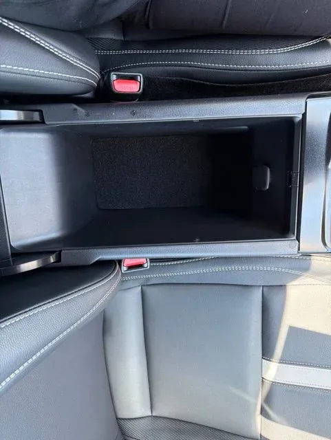 2025 Toyota Camry SE thumbnail 25