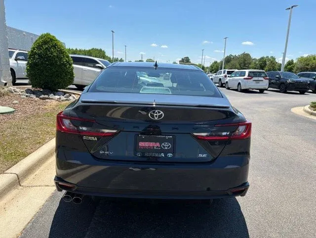 2025 Toyota Camry SE thumbnail 8
