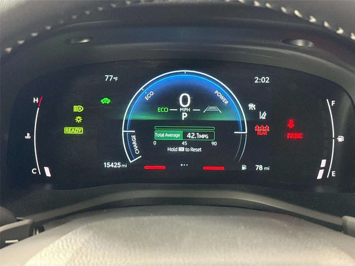 2025 Toyota Camry SE thumbnail 21