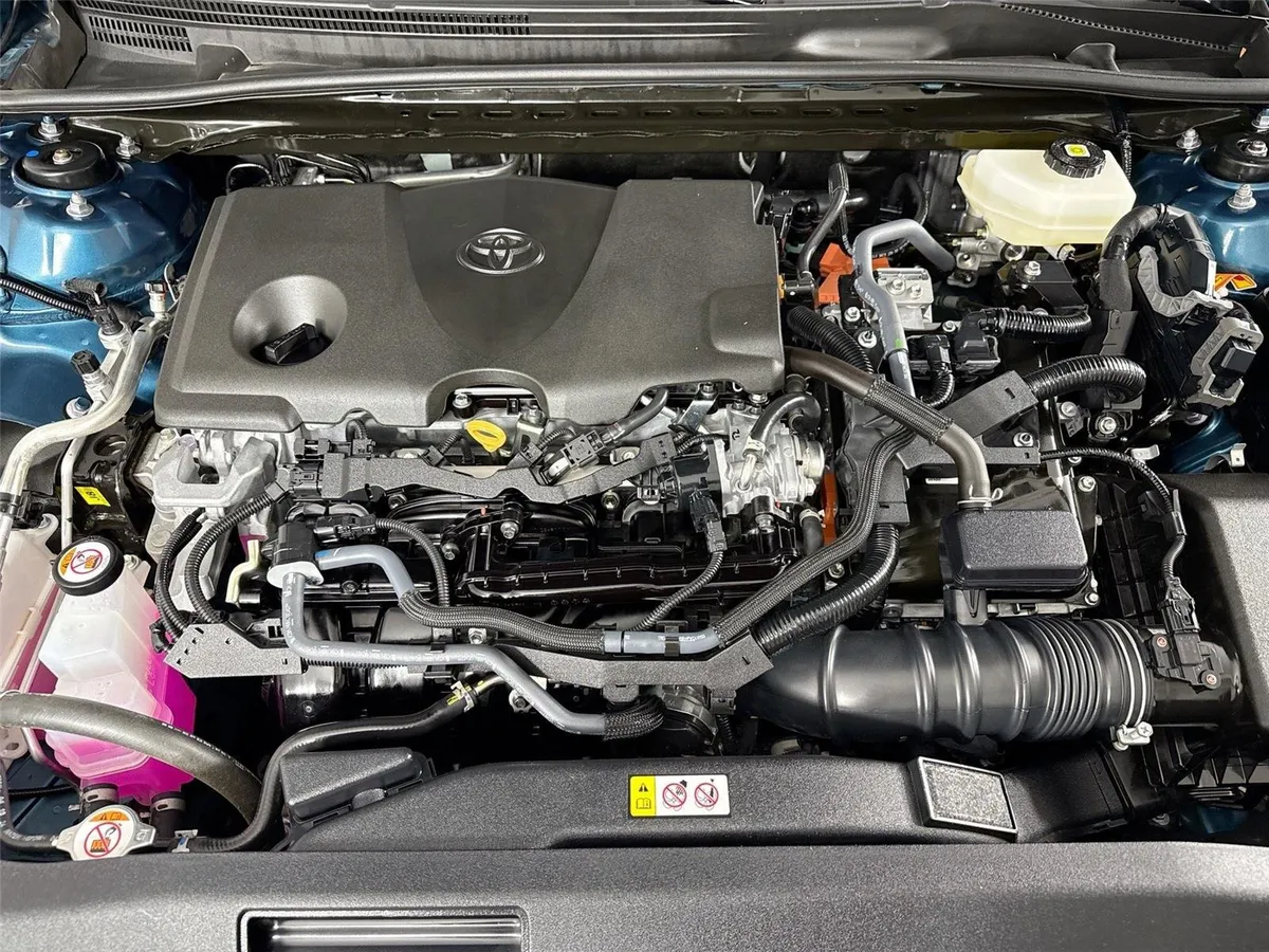 2025 Toyota Camry SE thumbnail 45