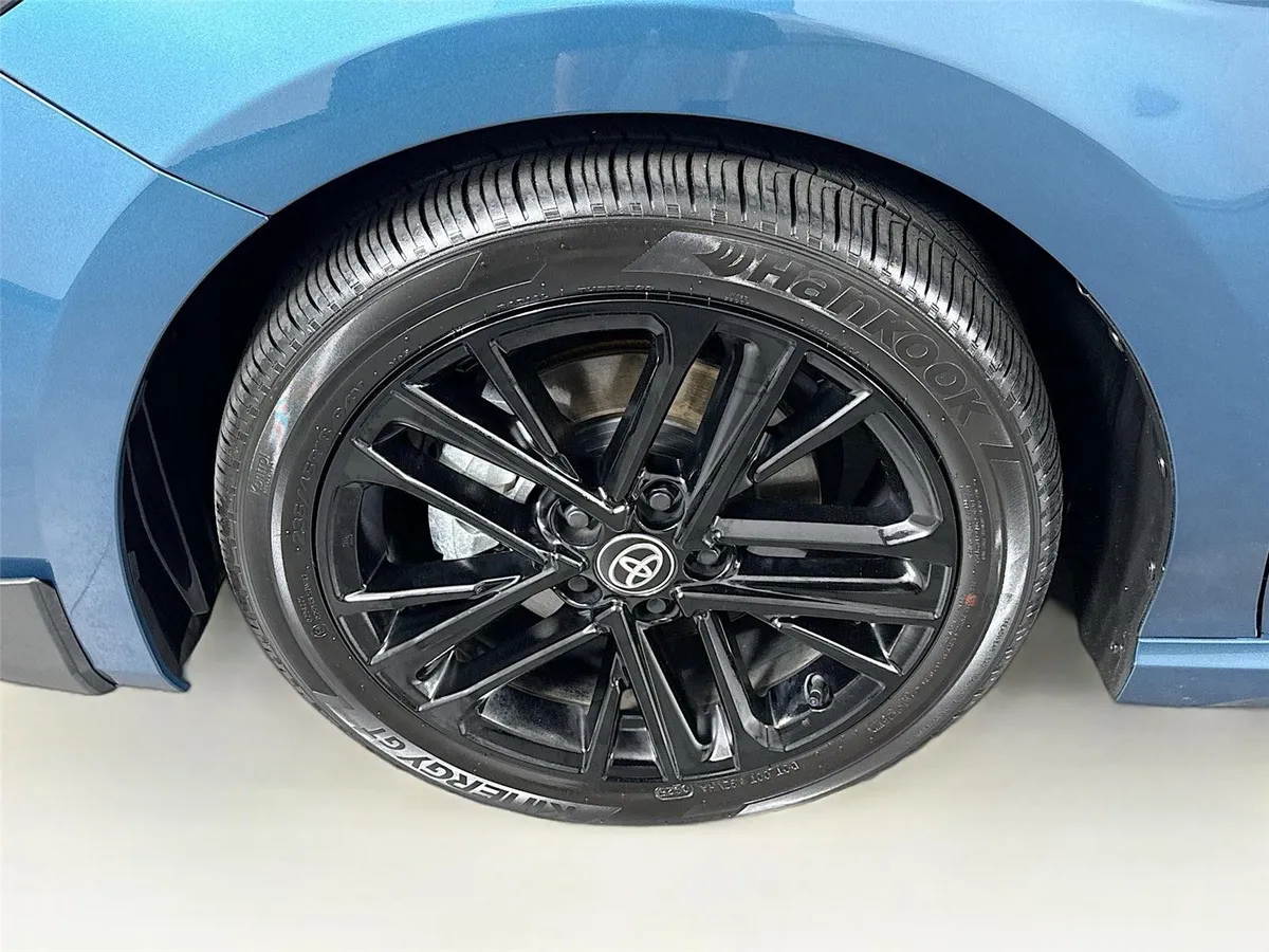 2025 Toyota Camry SE thumbnail 46
